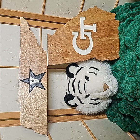 Georgia Tech College Wood Wall Decor Piece - Picture 1 of 2